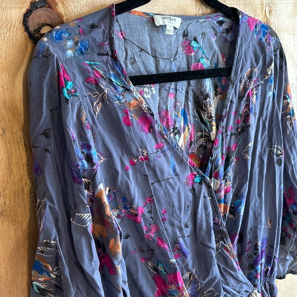Umgee Gray Floral Bell Sleeve Shorts Romper Sz M - Picture 4 of 6